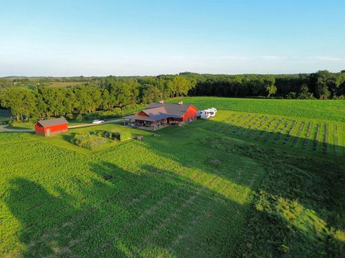 5320 Sunny Ridge Rd, Mineral Point, WI, 53565-8812 | Card Image