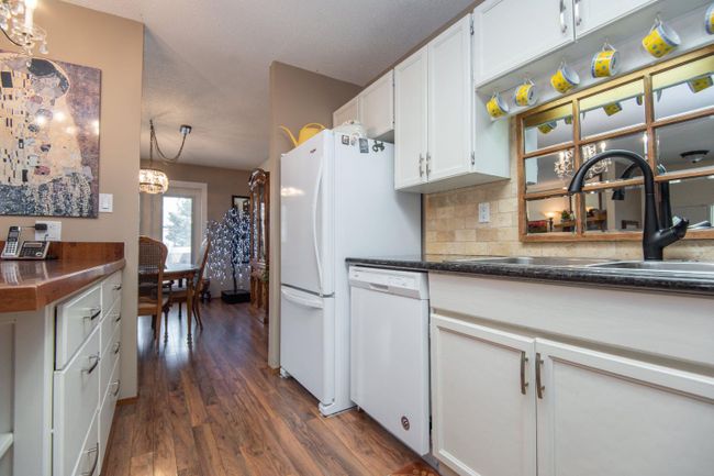 4621 44 Street, Home with 2 bedrooms, 3 bathrooms and 1 parking in Red Deer AB | Image 8
