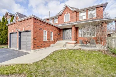 1313 Heritage Way, House other with 4 bedrooms, 3 bathrooms and 4 parking in Oakville ON | Image 3