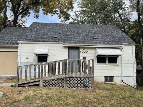 4660 E 43rd Ter, Kansas City, MO, 64130-2272 | Card Image