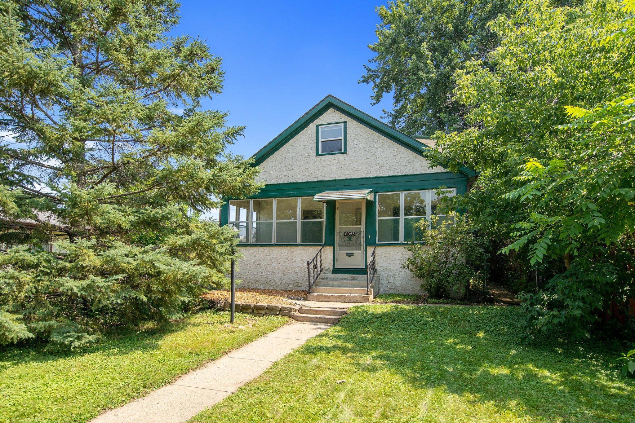 7th St, Minneapolis, MN 55421