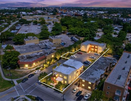 2765 Nw 17th Ter, Miami, FL, 33125-1117 | Card Image