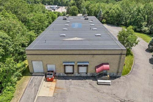 18 Tsienneto Rd, Derry, NH, 03038-1505 | Card Image