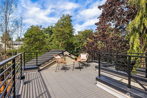 1504 N 100th St, Seattle, WA, 98133-9422 | Card Image