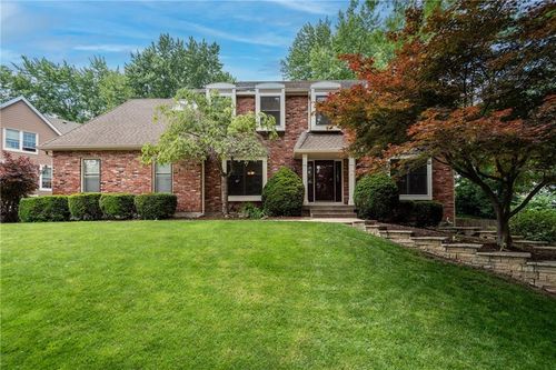 13008 Fontana St, Leawood, KS, 66209-2374 | Card Image