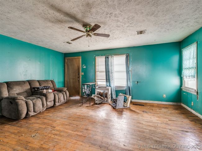 102 N Hayden St, House other with 3 bedrooms, 1 bathrooms and null parking in Chouteau OK | Image 4