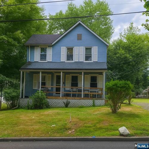 208 Manhattan Ave, Teaneck, NJ, 07666-6111 | Card Image