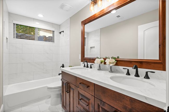2209 E Viscaya Dr, House other with 5 bedrooms, 3 bathrooms and 6 parking in Draper UT | Image 33
