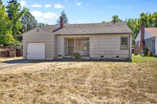 607 Catherine St, Medford, OR, 97501-3507 | Card Image