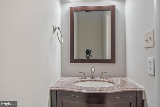 1657 Oak Spring Way, Townhouse with 3 bedrooms, 4 bathrooms and null parking in Reston VA | Image 9