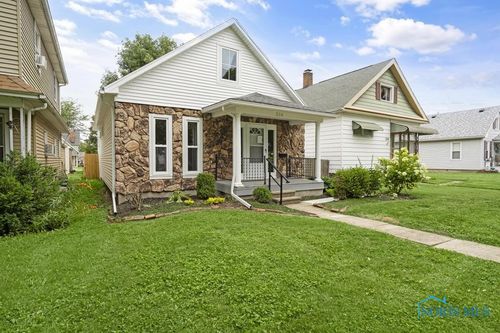 238 Elm St, Rossford, OH, 43460-1225 | Card Image