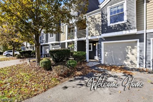 70 Village Cir, Bridgewater, NJ, 08807-2093 | Card Image