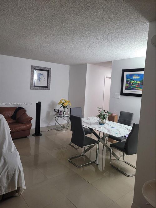 apt-m201-17911 Nw 68th Ave, Hialeah, FL, 33015-3928 | Card Image