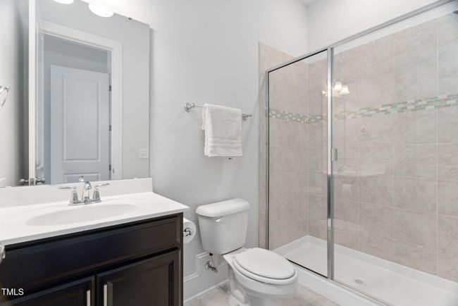 1st Floor Bathroom | Image 19