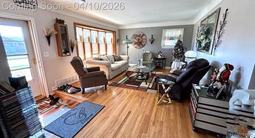 1772 Lakeview St, Trenton, MI, 48183-1727 | Card Image