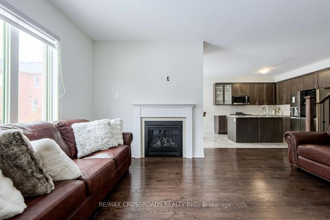2 Hough Lane, House attached with 3 bedrooms, 3 bathrooms and 1 parking in Ajax ON | Image 9