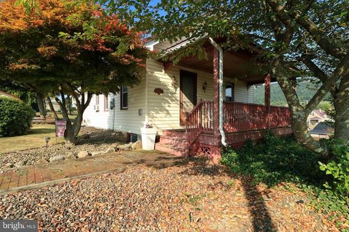 119 Shoemaker Ave, BELLEFONTE, PA, 16823-1239 | Card Image