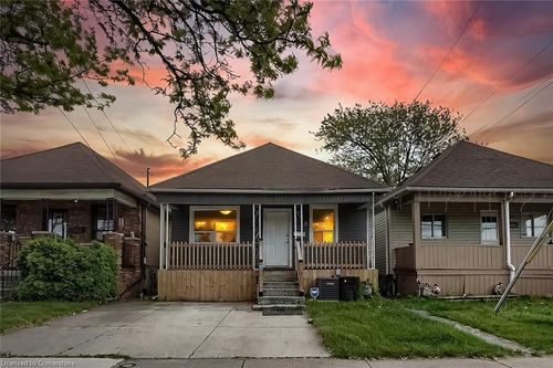 230 Mcanulty Blvd, Hamilton, ON, L8H3J1 | Card Image