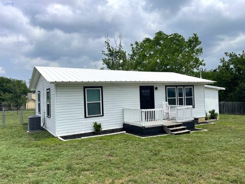 1101 E College St, Llano, TX, 78643-2464 | Card Image