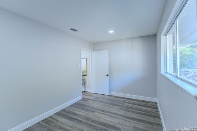 10215 Rafter O Trl, House other with 5 bedrooms, 2 bathrooms and null parking in Helotes TX | Image 18