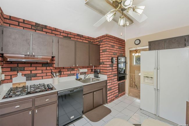 15 Trader Ln, House other with 4 bedrooms, 2 bathrooms and null parking in Brentwood NY | Image 9