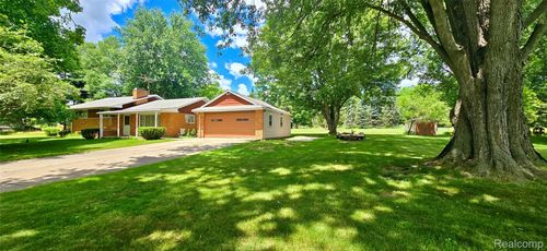 11141 Spencer Rd, Brighton, MI, 48114-8656 | Card Image