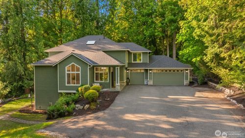 17524 214th Ave Ne, Woodinville, WA, 98077-7166 | Card Image