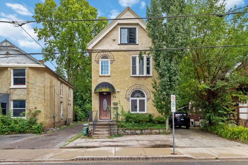 upper-92 Kent St, London, ON, N6A1L1 | Card Image