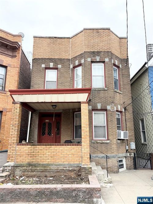 429 65th St, West New York, NJ, 07093-2313 | Card Image
