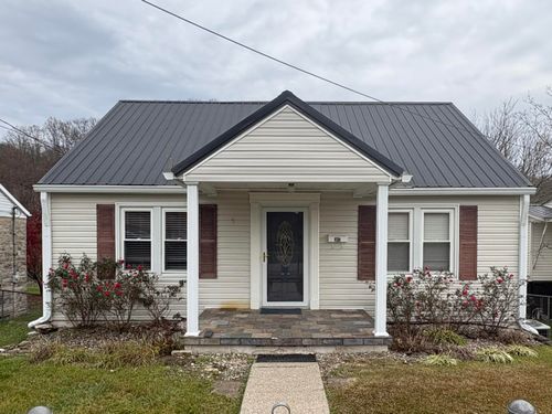 307 River St, Manchester, KY, 40962-1230 | Card Image