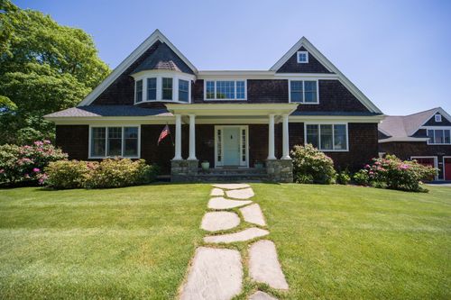 190 Coggeshall Ave, Newport, RI, 02840-4269 | Card Image