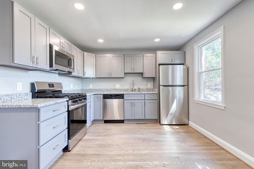 633 Lucia Ave, BALTIMORE, MD, 21229-4517 | Card Image