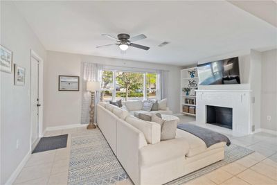 417 Valencia Road, House other with 3 bedrooms, 3 bathrooms and null parking in Venice FL | Image 2