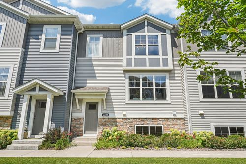 2222 Gateway Curv N, North Saint Paul, MN, 55109-1765 | Card Image