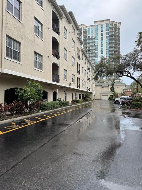 2106-501 Knights Run Ave, Tampa, FL, 33602-5946 | Card Image