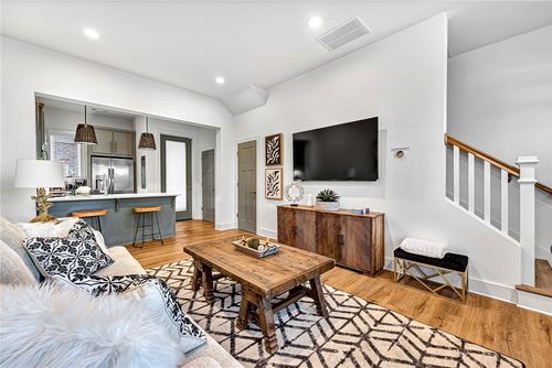 394 S Hill Ave, Fayetteville, AR, 72701-5719 | Card Image