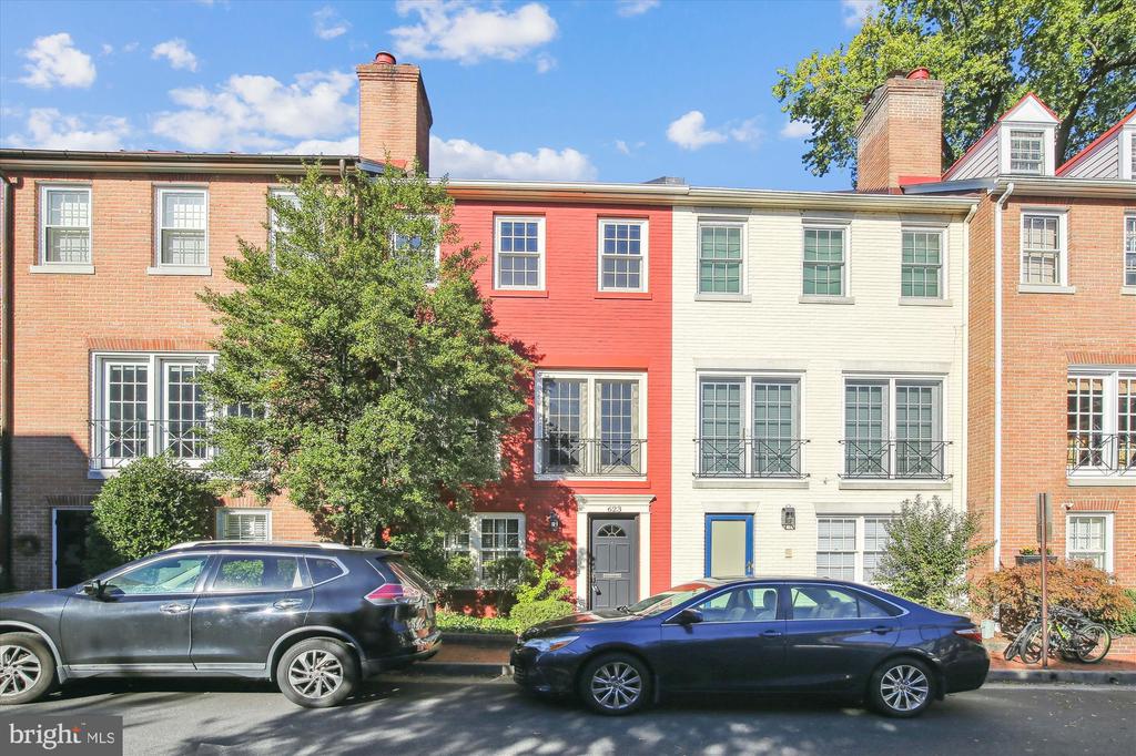 Pommander Walk, Alexandria, VA 22314
