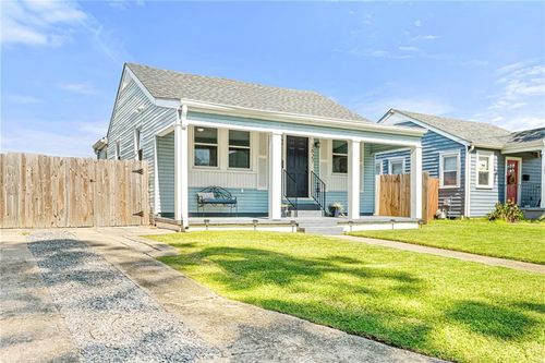 3827 Catherine Ave, Metairie, LA, 70001-5717 | Card Image