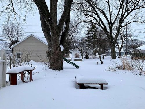 930 Henry St, Lake Geneva, WI, 53147-1106 | Card Image