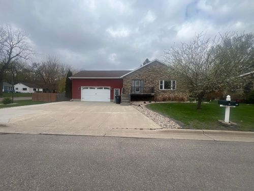 616 Betty Ave, Worthington, MN, 56187-1236 | Card Image