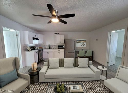2-740 N 11th St, Las Vegas, NV, 89101-2599 | Card Image