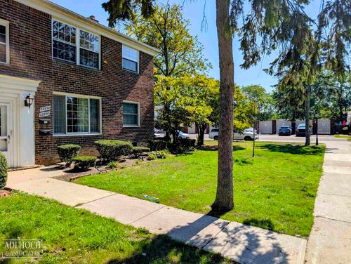 22852 Allen Ct, Saint Clair Shores, MI, 48080-2701 | Card Image