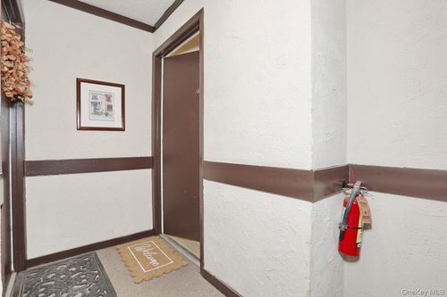 apt-f-26 Milford Ln, Suffern, NY, 10901-7944 | Card Image