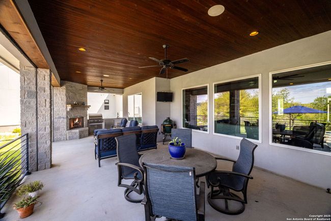 371 River Cliff Pl, House other with 4 bedrooms, 4 bathrooms and null parking in Spring Branch TX | Image 13
