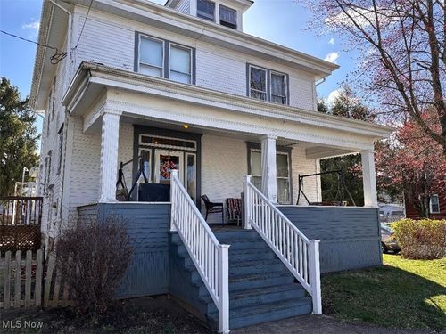 2000 Charles St, Wellsburg, WV, 26070-1433 | Card Image