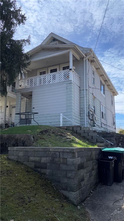 833 Greensburg Pike, East Pittsburgh, PA, 15112-1512 | Card Image