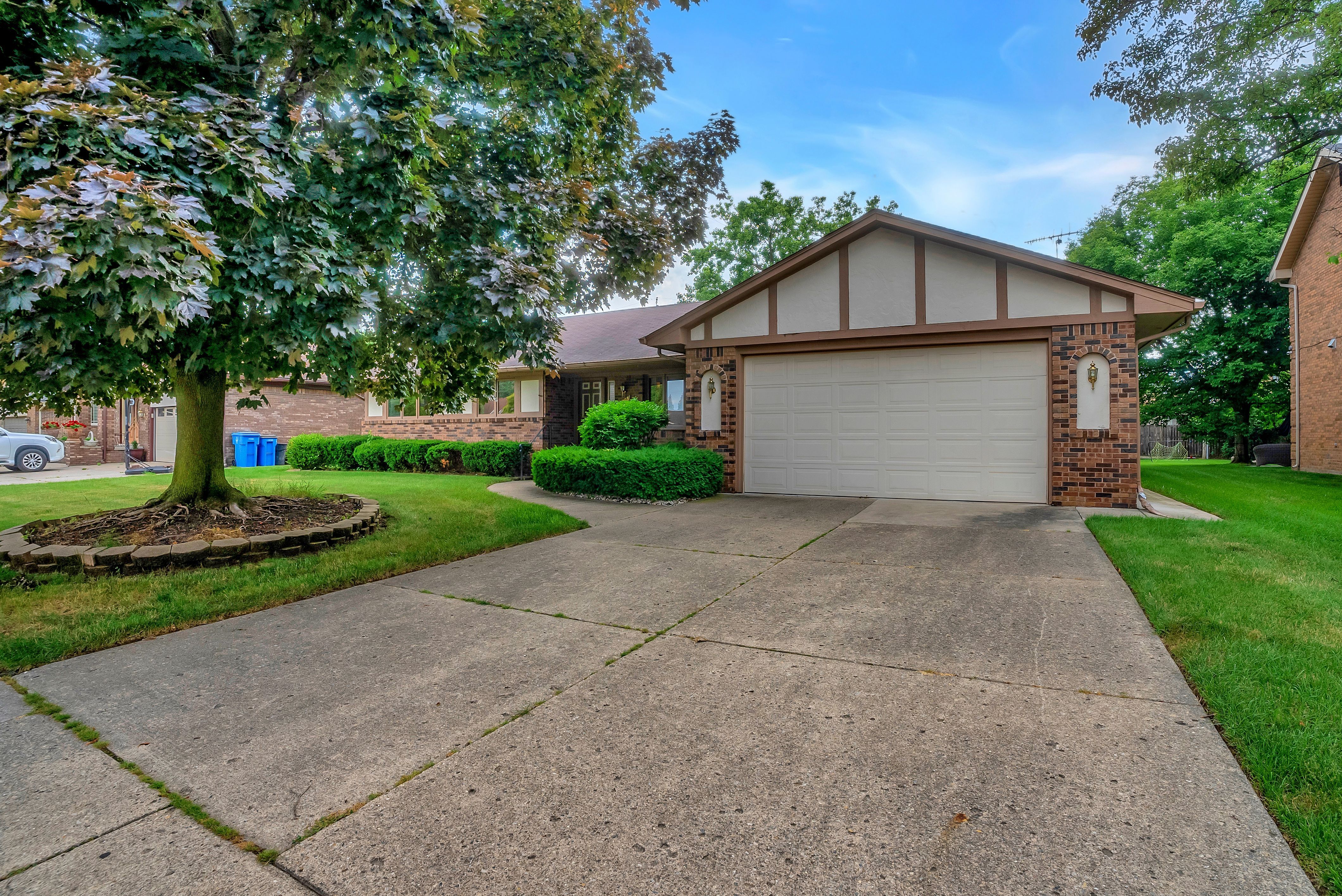 Charlesworth St, Dearborn Heights, MI 48127
