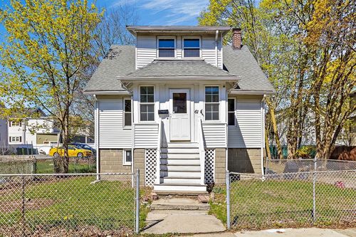61 Ross St, Medford, MA, 02155 | Card Image