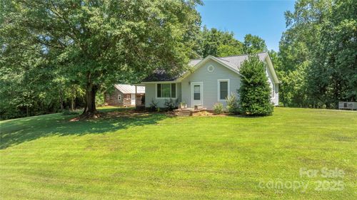 2770 Saint James Church Rd, Newton, NC, 28658-8943 | Card Image