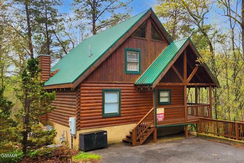4418 Forest Vista Way, Pigeon Forge, TN, 37863-4749 | Card Image